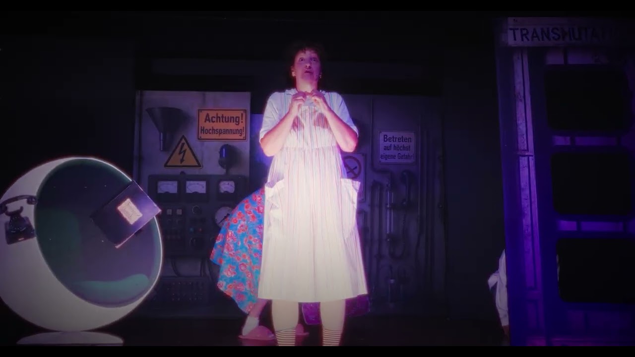 Theater: Die total verjüngte Oma oder Mr. Bats Meisterstück (2025) Video-Preview